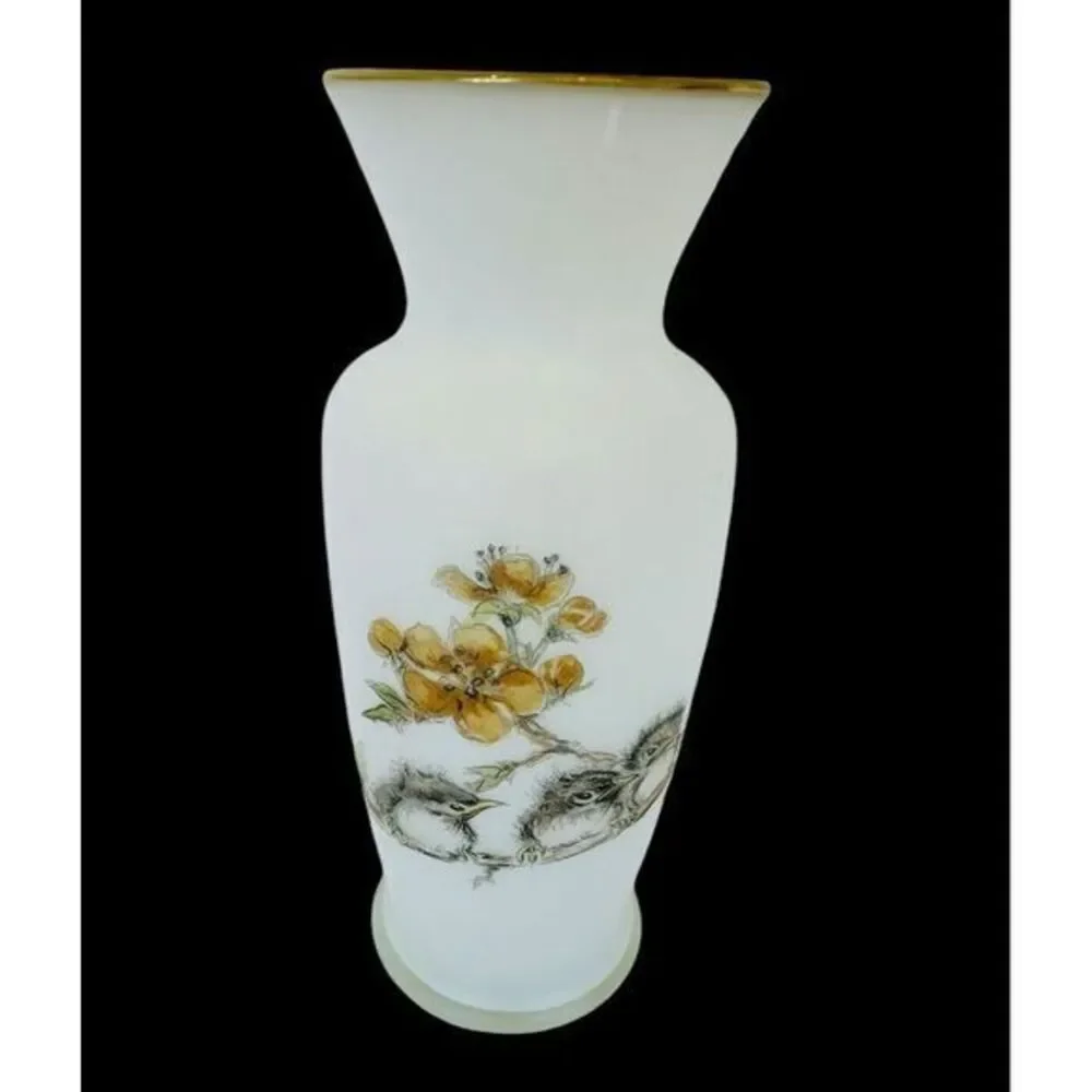 Vintage Enesco Vase Baby Birds by‎ Mary Mugg Frosted White Glass Gold Trim 6